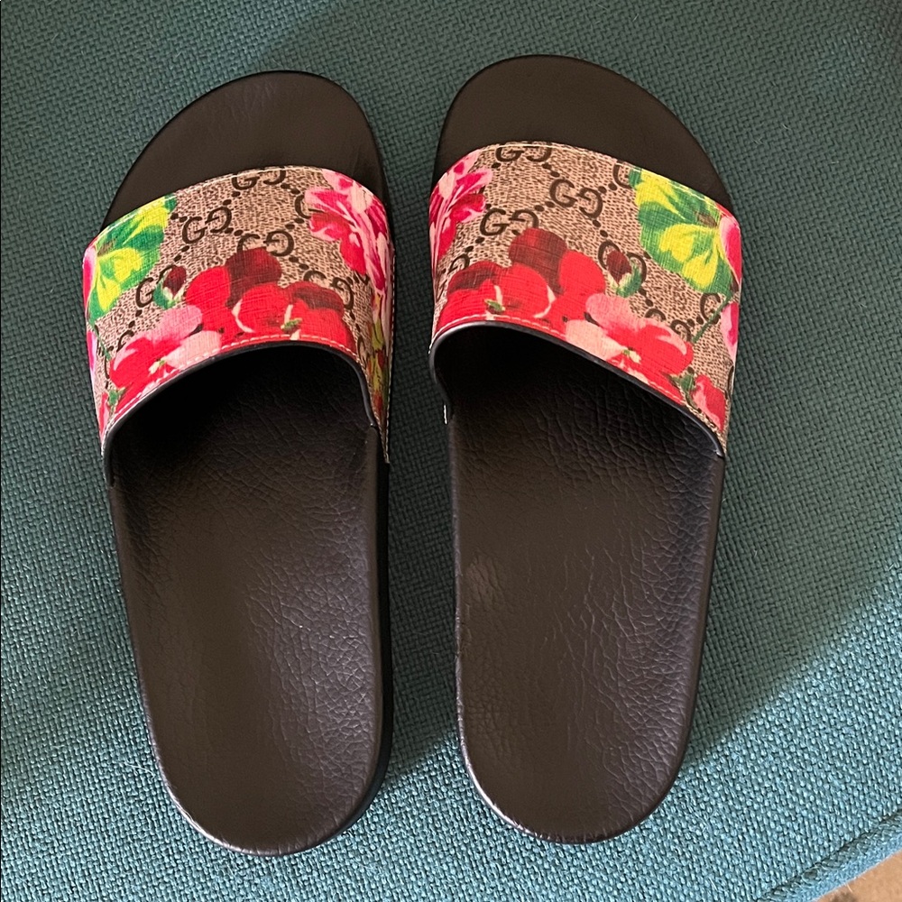 Gucci Black and Floral Slide Sandals/Slides
